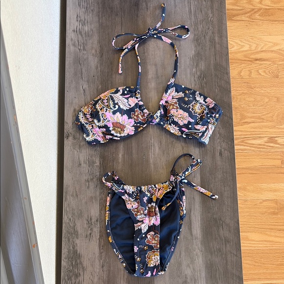 Xhilaration Other - Xhilaration Gray Floral Bikini Set Top Size Medium Bottom Size Small
